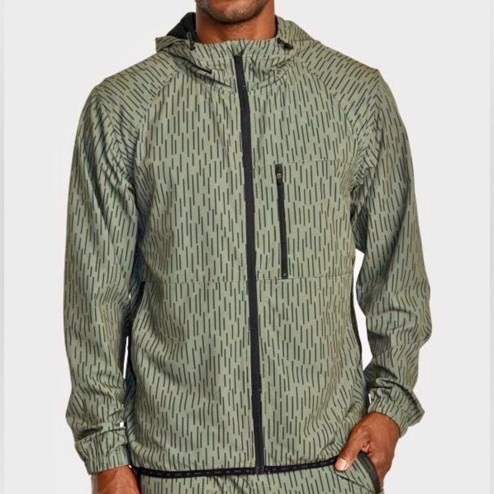 RARE! RVCA Yogger Jacket in Raindrop Camo Print